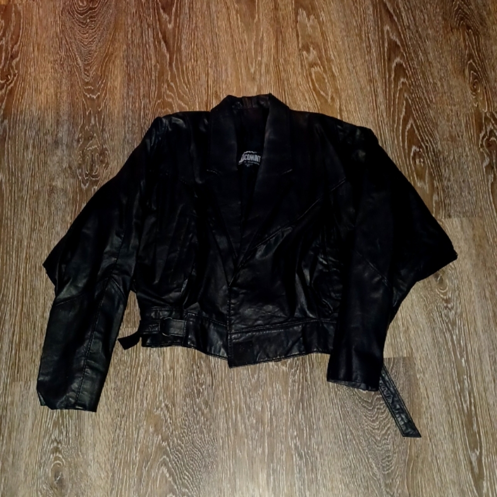 Cute vintage black leather jacket